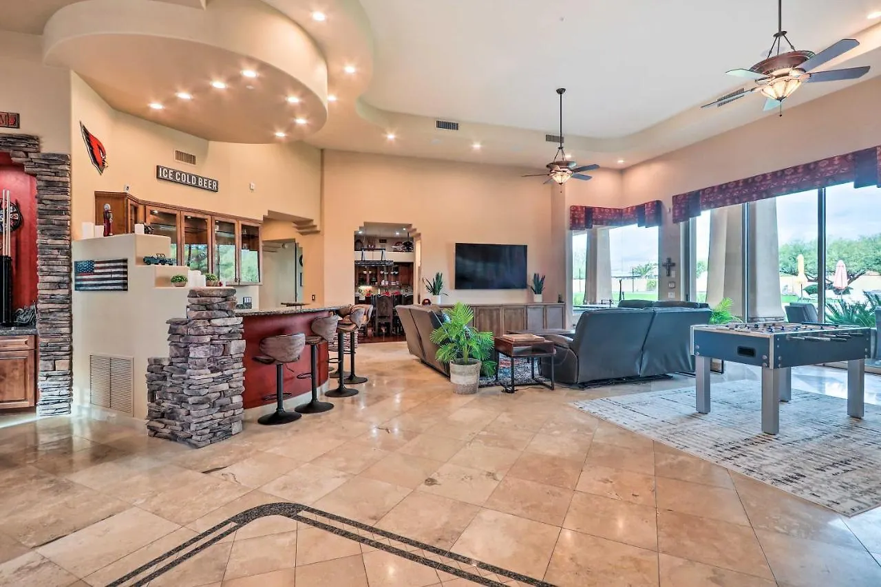 Dom wakacyjny Lavish Estate With Sports Court And Home Theater! Scottsdale