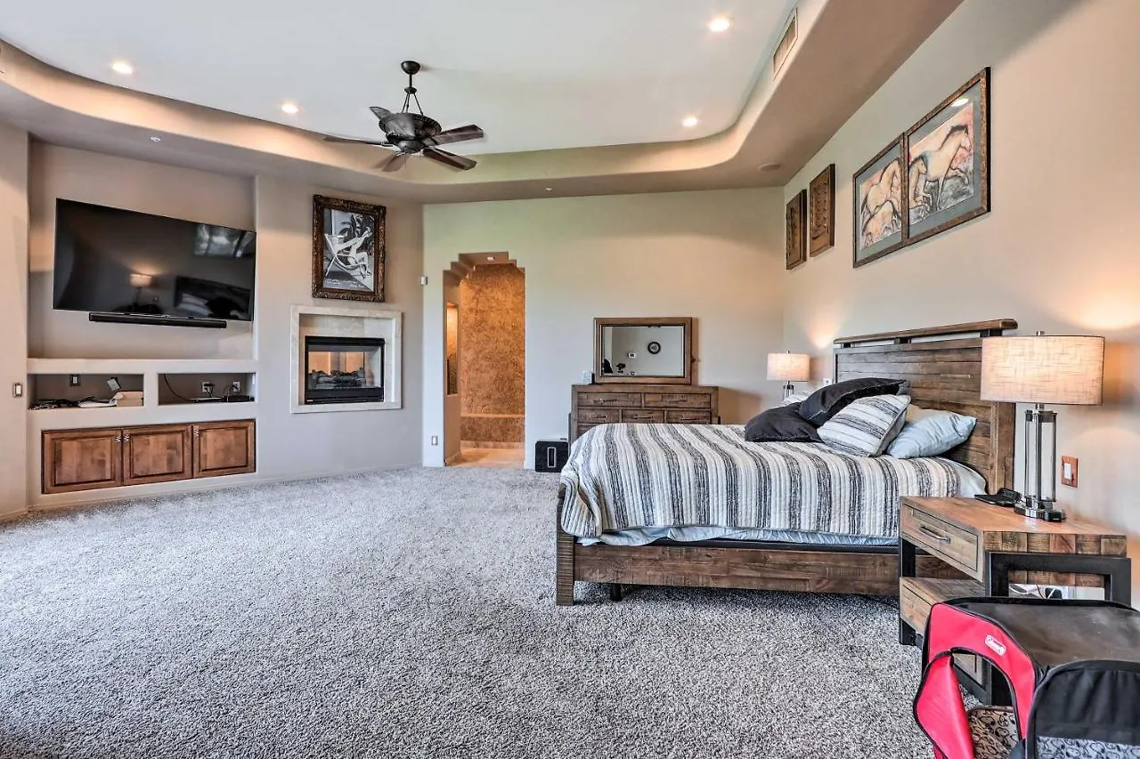 Dom wakacyjny Lavish Estate With Sports Court And Home Theater! Scottsdale Stany Zjednoczone Ameryki