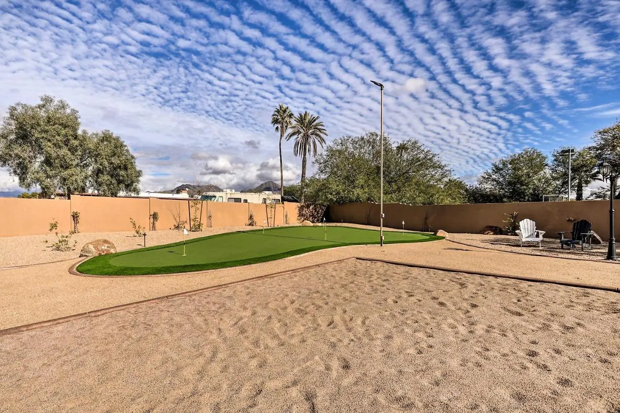Dom wakacyjny Lavish Estate With Sports Court And Home Theater! Scottsdale