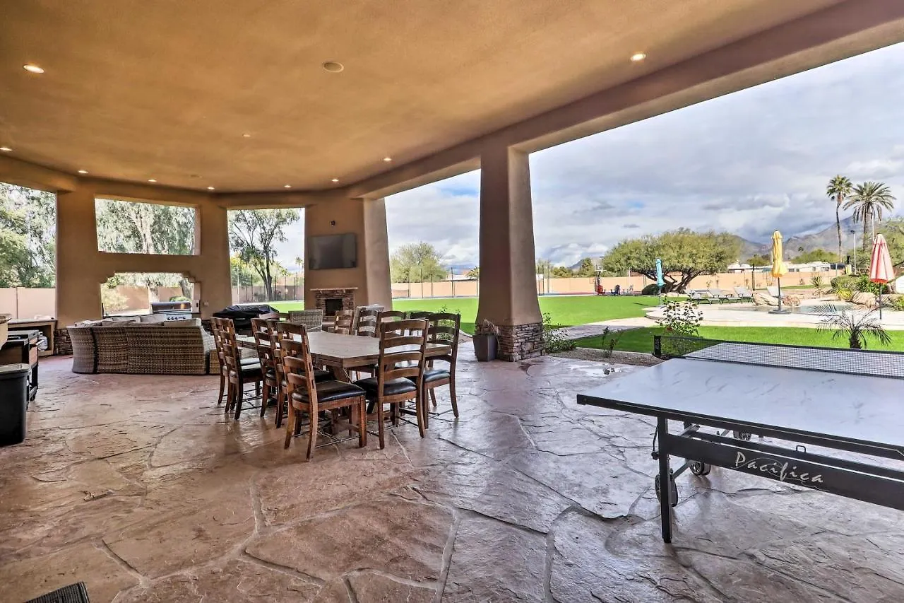 Dom wakacyjny Lavish Estate With Sports Court And Home Theater! Scottsdale